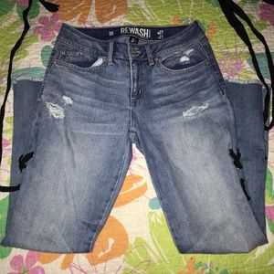 REWASH BRAND NY/LA LIGHT WASHED DISTRESSED JEANS